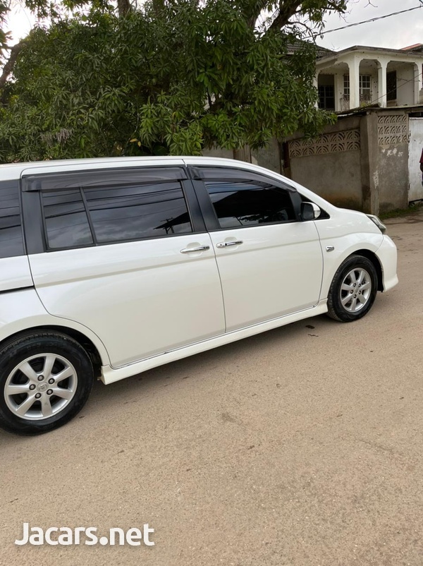 Toyota Isis 1,8L 2010-10