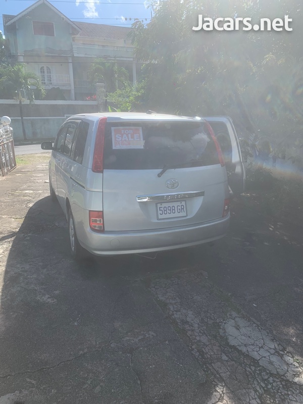 Toyota Isis 1,8L 2006-1
