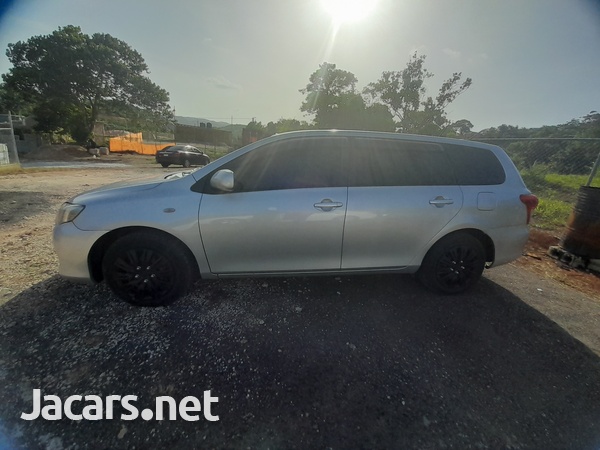 Toyota Fielder 2,0L 2011