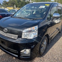 Toyota Voxy 2,0L 2013 Toyota Voxy 2,0L 2013