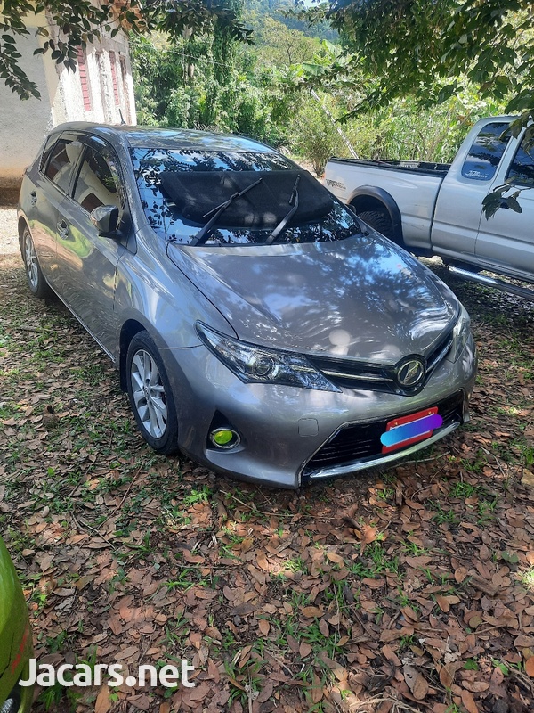 Toyota AURIS 1,8L 2012-2