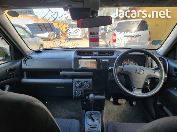 Toyota Probox 1,5L 2017-8