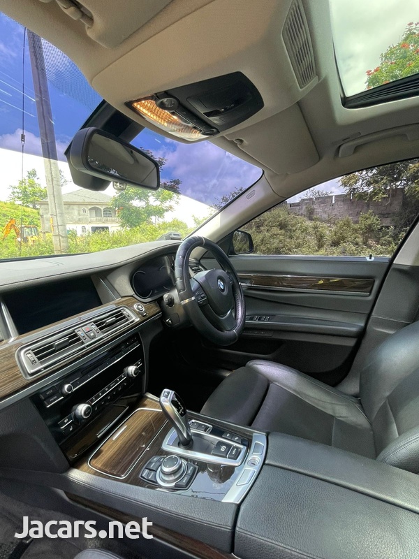 BMW 7-Series 3,0L 2013-5