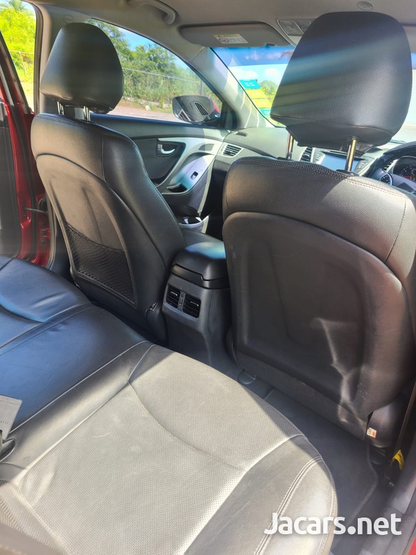 Hyundai Elantra 1,8L 2015-6