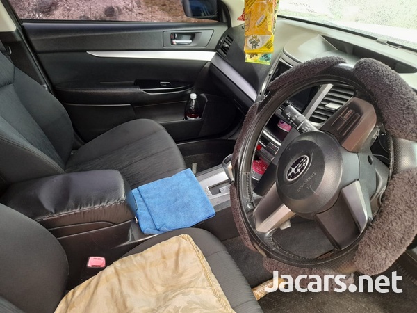 Subaru Legacy 2,5L 2012-7