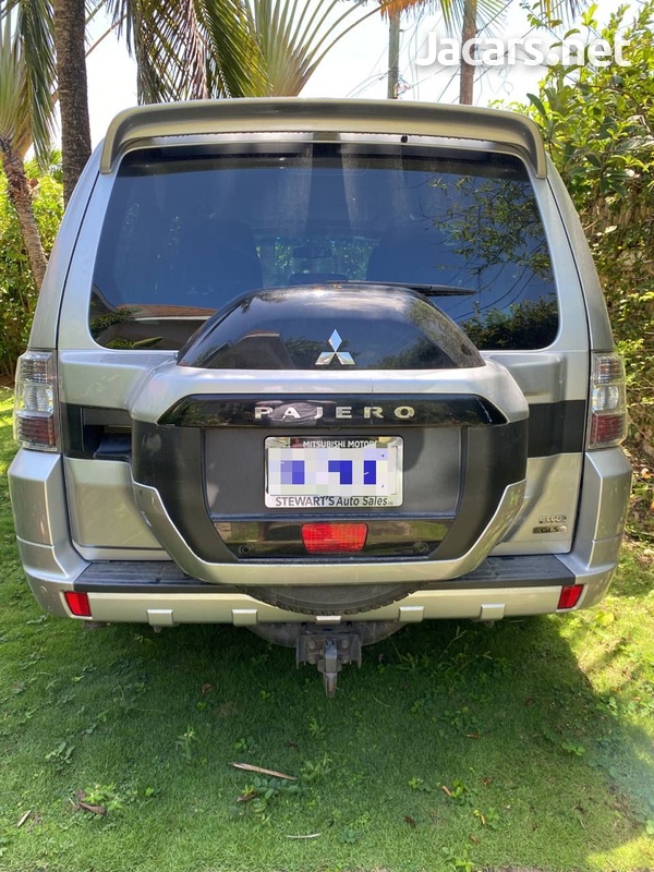 Mitsubishi Pajero 3,0L 2019-6