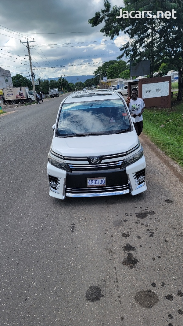 Toyota Voxy 2,0L 2014-1