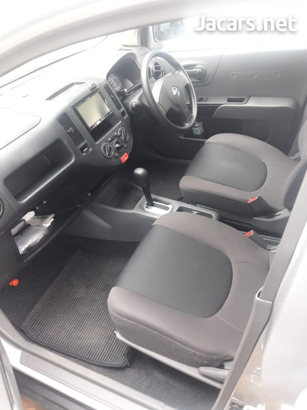 Nissan AD Wagon 1,5L 2015-6