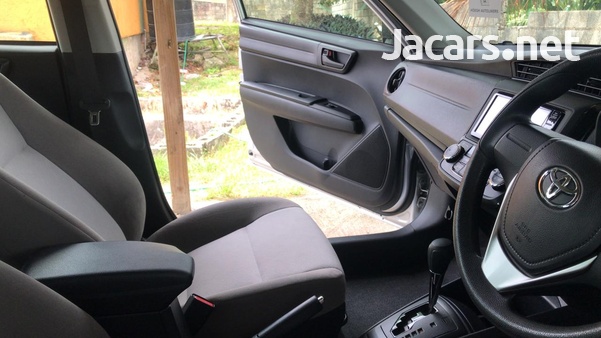 Toyota Axio 1,5L 2017-7