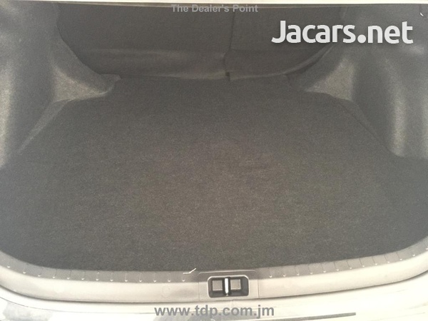 Toyota Corolla Altis 1,6L 2014-12