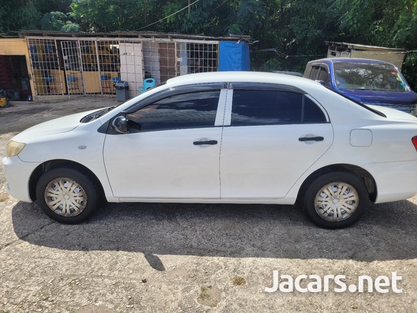 Toyota Axio 2,0L 2012-4