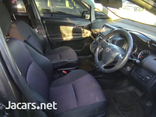 Toyota Wish 1,8L 2013-4