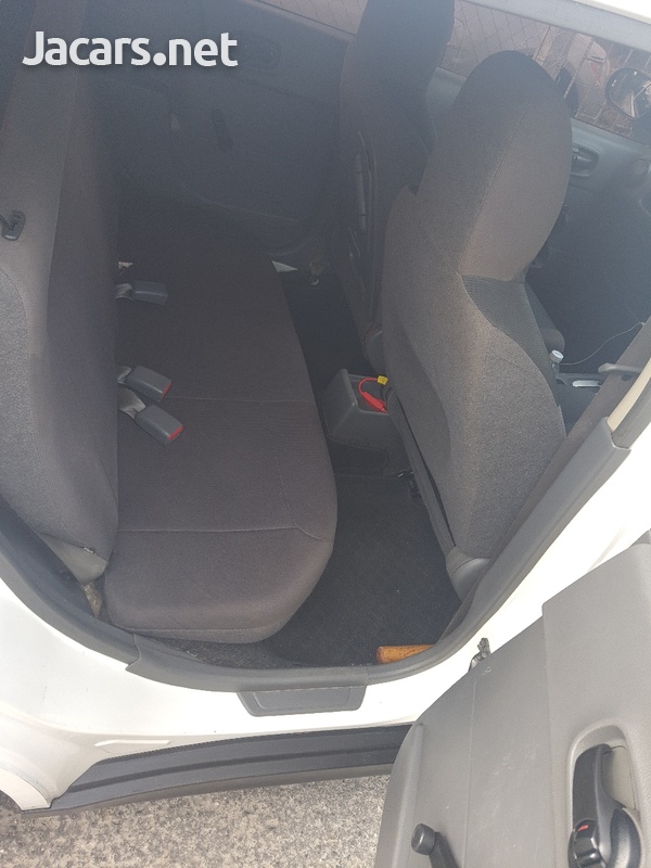 Nissan AD Wagon 1,5L 2014-5