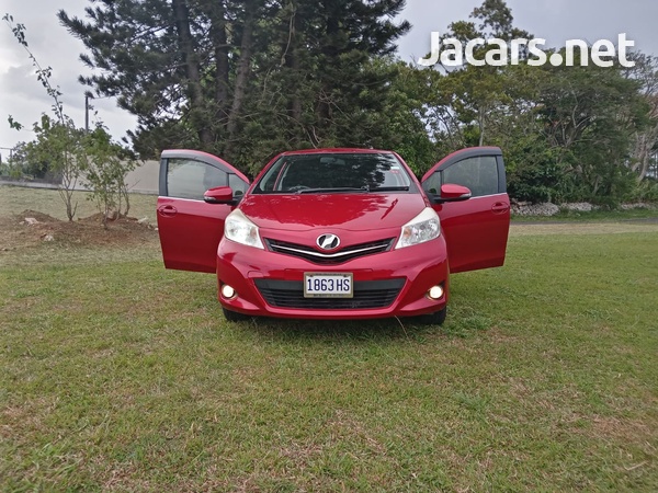 Toyota Vitz 1,3L 2013-9