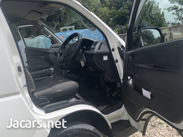 Toyota Hiace 2,5L 2012-3