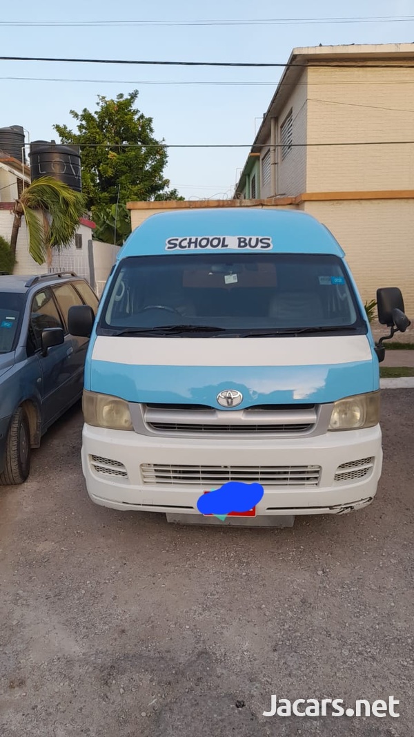 Toyota Hiace 2005-4