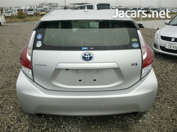 Toyota Aqua 1,5L 2017-4