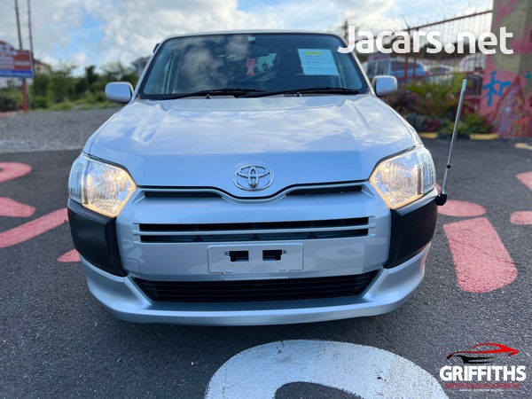 Toyota Probox 1,5L 2016-1