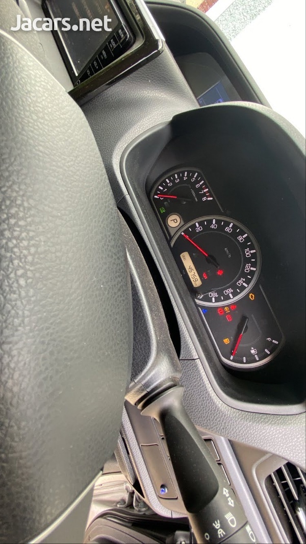 Toyota Noah 2,0L 2016-4
