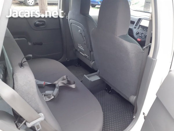 Nissan AD Wagon 1,5L 2016-8