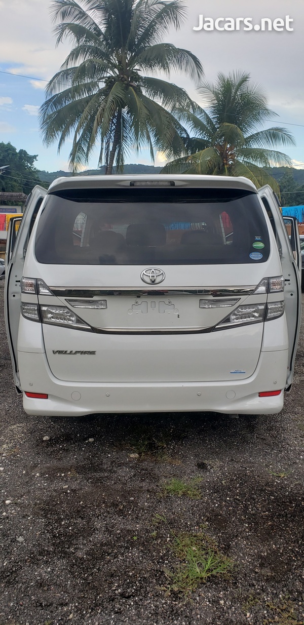 Toyota Vellfire 2013-1
