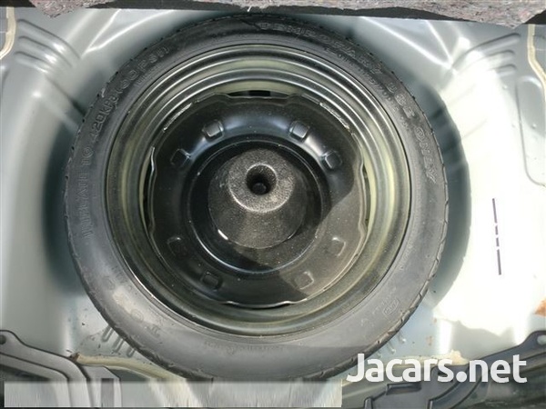 Toyota Aqua 1,5L 2016-7