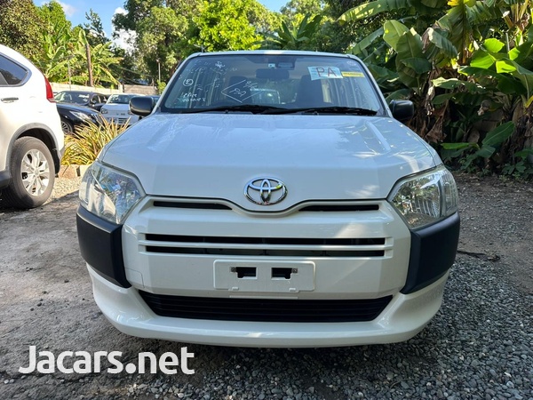 Toyota Probox 1,5L 2017-1