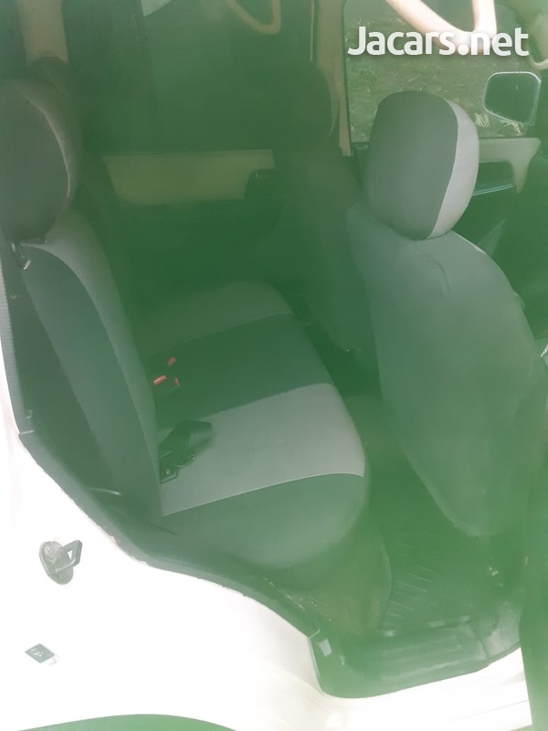 Mitsubishi Pajero 2,0L 2002-5