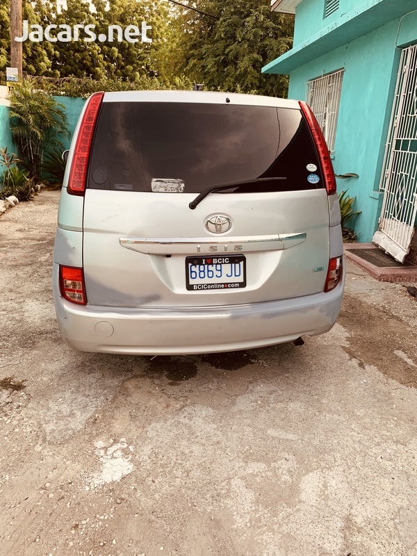 Toyota Isis 1,8L 2010-6
