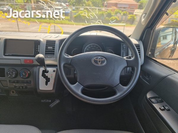 Toyota Hiace 2,0L 2013-10