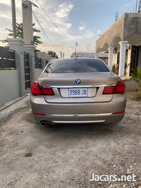 BMW 7-Series 3,0L 2013-10