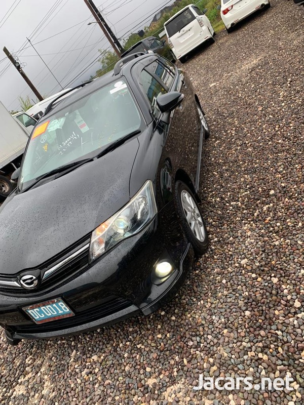 Toyota Fielder 1,5L 2012-1