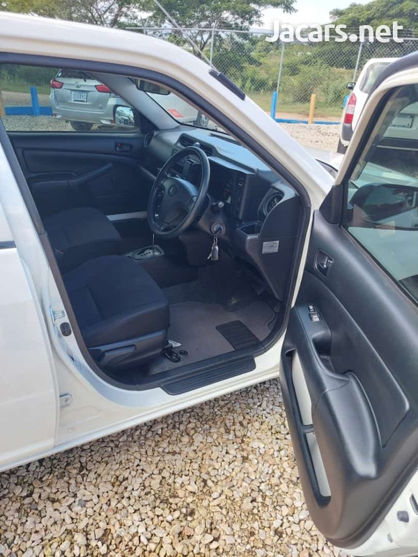 Toyota Probox 1,3L 2014-7