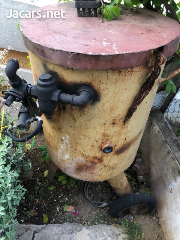 Used Clemco Sandblasting Pot-1