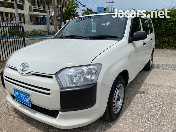 Toyota Probox 1,5L 2017-2
