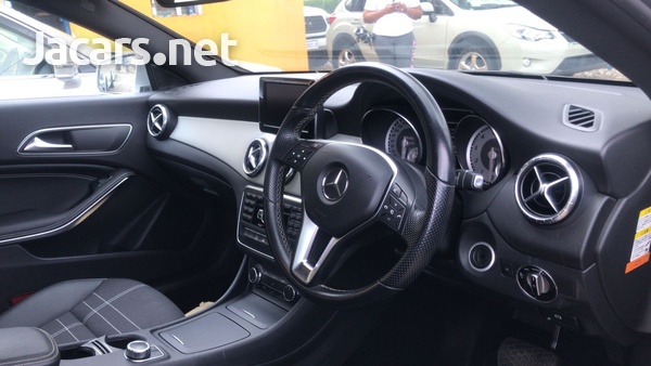 Mercedes-Benz CLA-Class 1,6L 2013-6