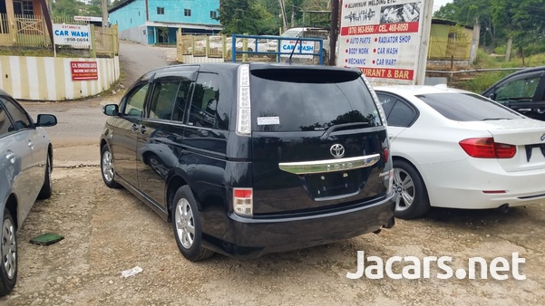 Toyota Isis 2,0L 2013-2