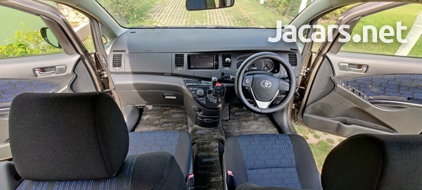 Toyota Isis 2,0L 2014-12