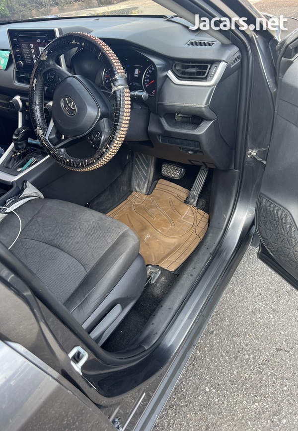 Toyota RAV4 2,0L 2020-6