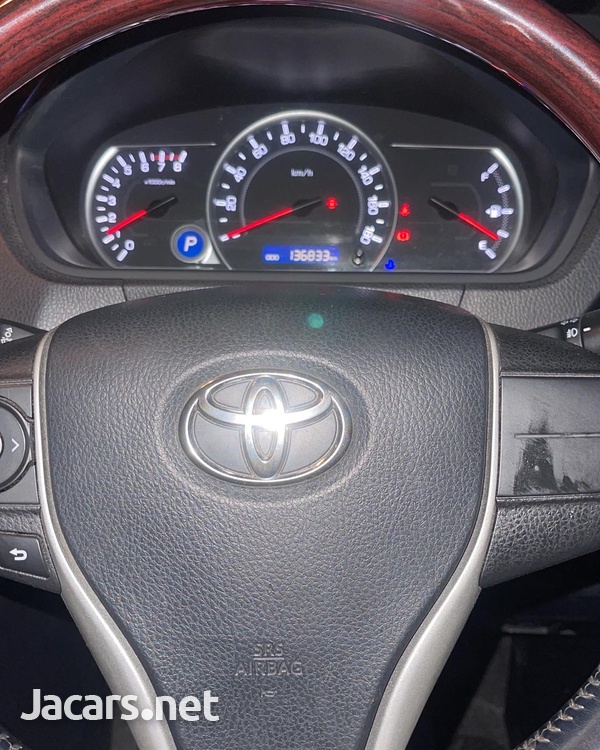 Toyota Voxy 2,0L 2014-2