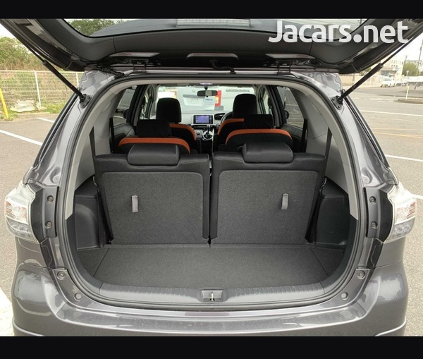 Toyota Wish 2,0L 2013-7