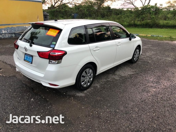 Toyota Fielder 1,6L 2016-4