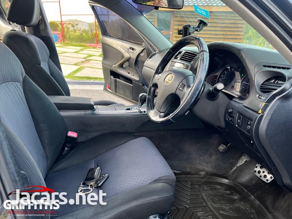Lexus IS 2,5L 2008-7