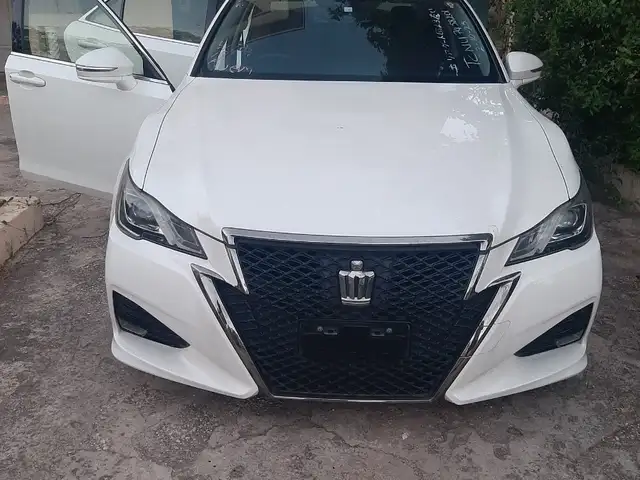 Toyota Crown Athlete 2,0L 2016, Saint Catherine - 6