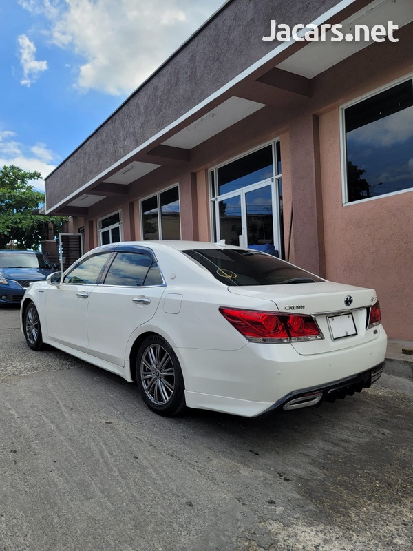 Toyota Crown 3,0L 2014-5