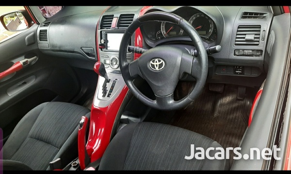 Toyota AURIS 1,5L 2008-7