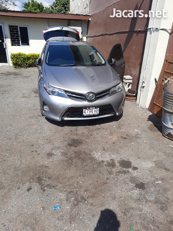 Toyota AURIS 1,8L 2012-12