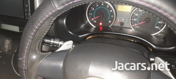 Toyota Wish 2,0L 2010-6