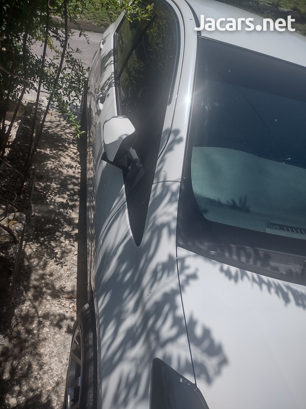 Toyota Vitz 1,5L 2015-3