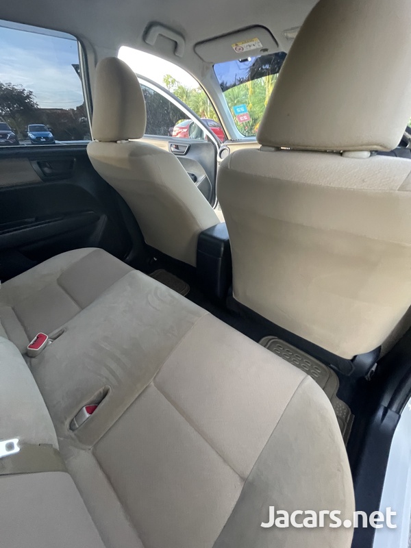 Toyota Axio 1,5L 2014-10